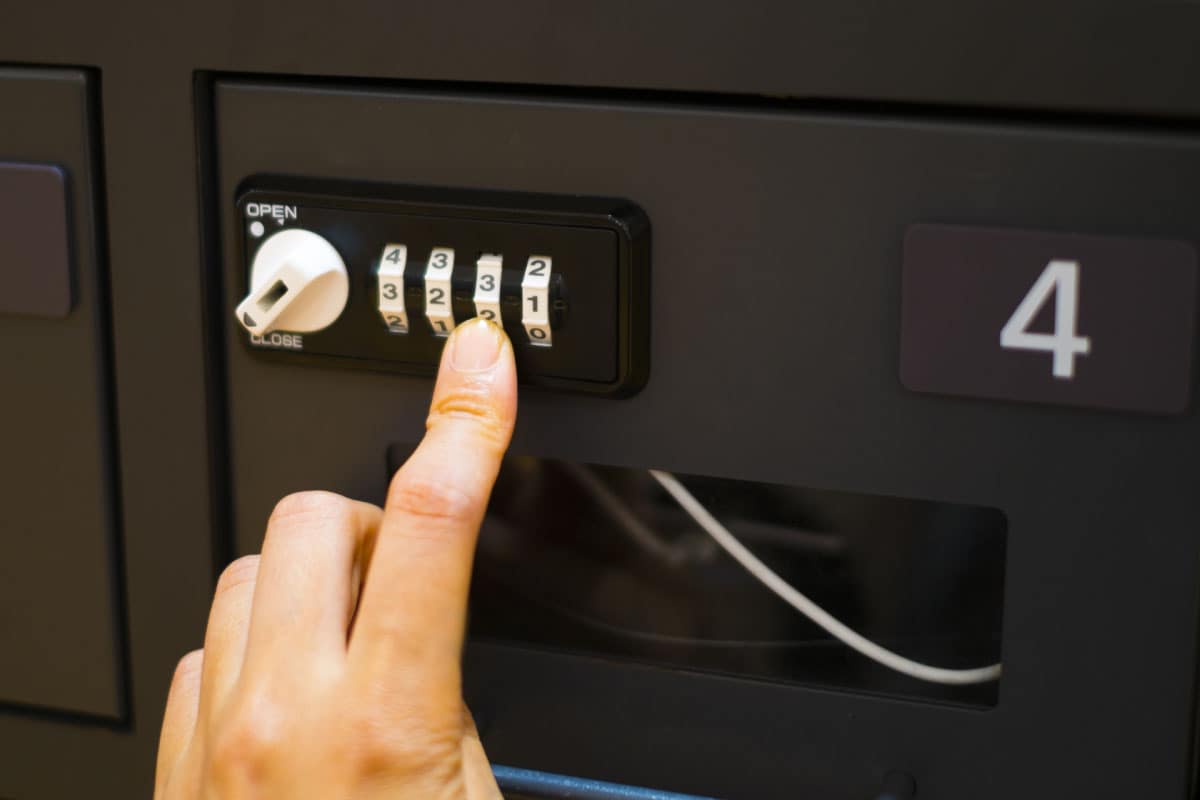ダイヤル式ロッカーの開け方5選! 対処方法やトラブル回避手順も解説