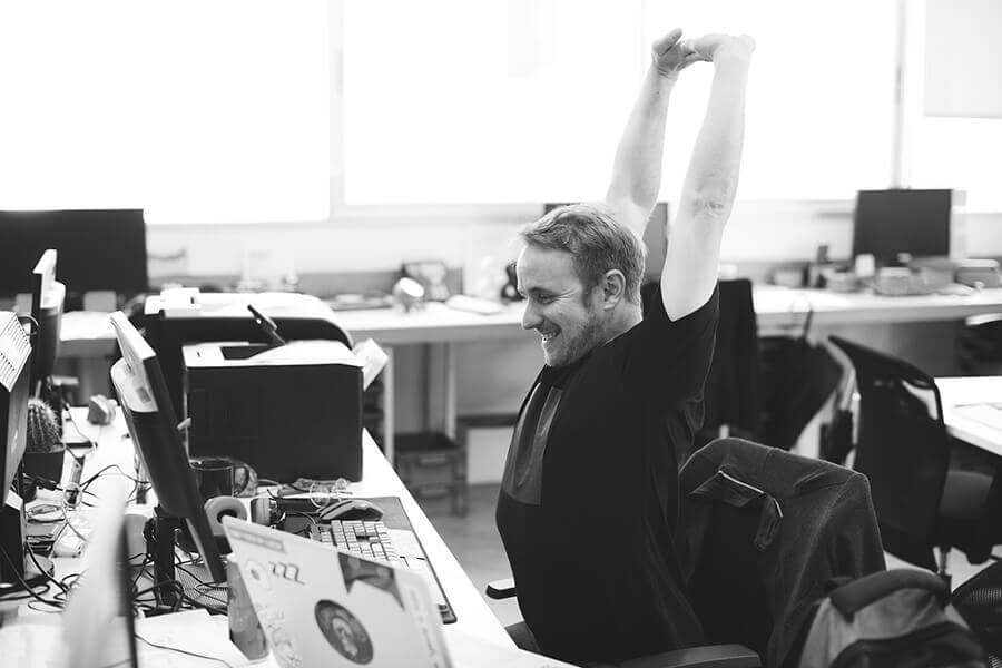 なぜ?座って作業をしていると疲れる理由