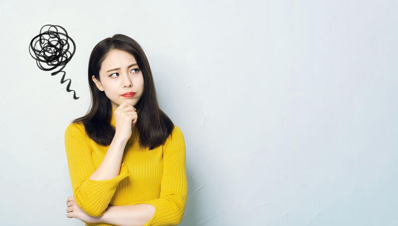 エアコン問題で悩む女性