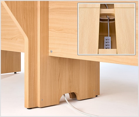 足元ゆったり。邪魔にならない中間脚