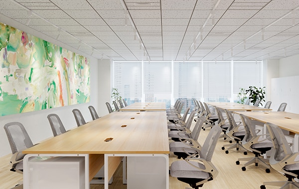【約45坪・32人用】開放感と温もりが心地よく調和するナチュラルモダンオフィス