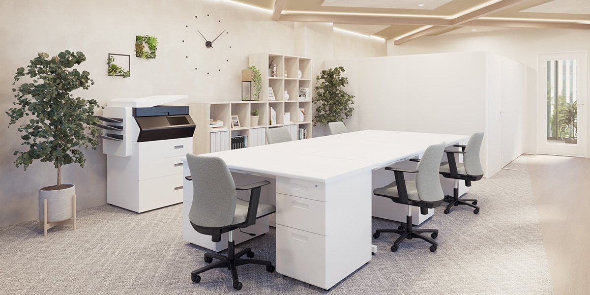 【約12坪・5人用】小規模でもおしゃれで広々と見える、白基調のオフィスレイアウト